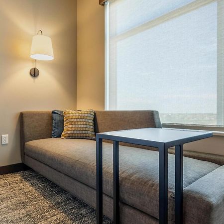 Cambria Hotel Davenport Quad Cities Беттендорф Экстерьер фото