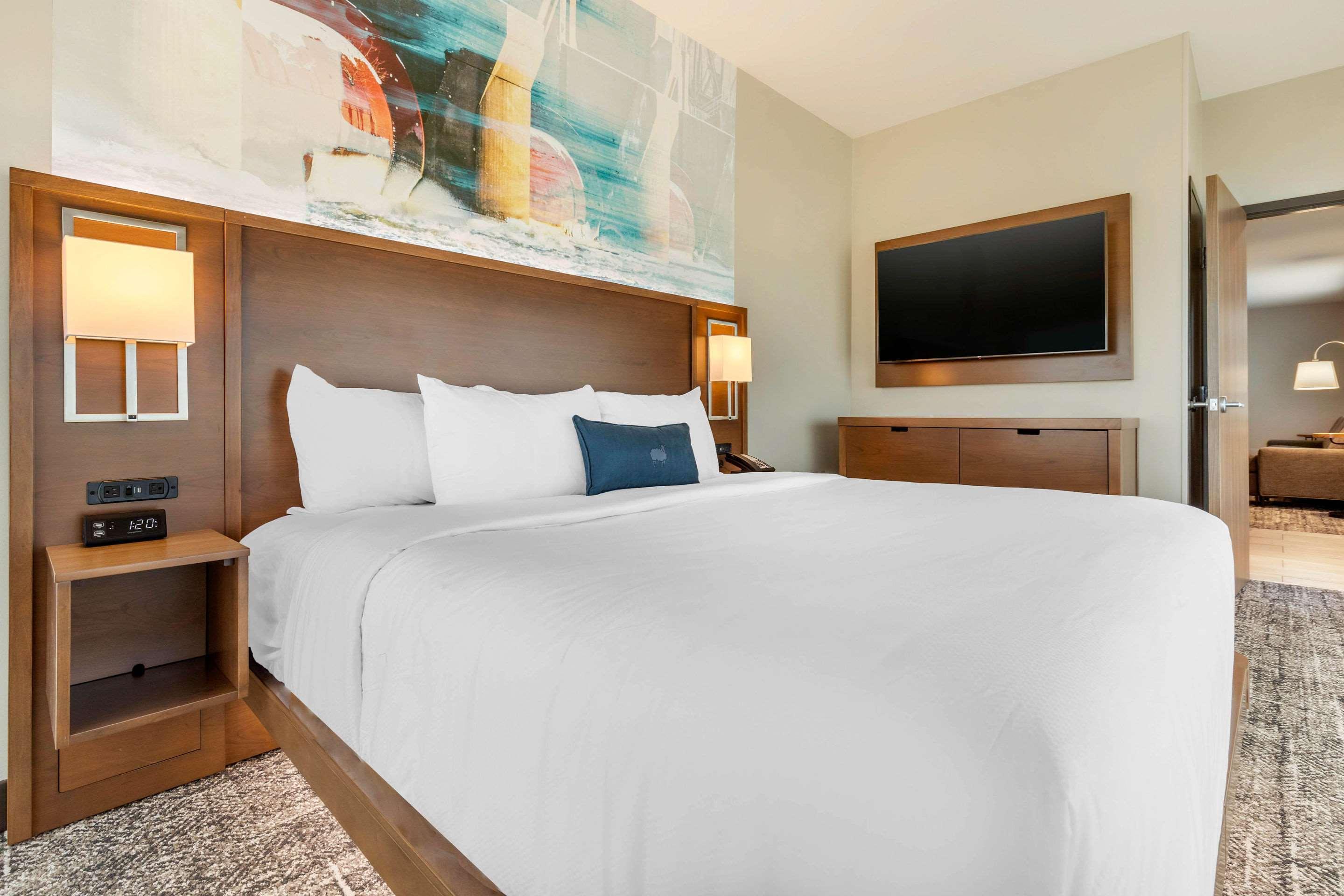 Cambria Hotel Davenport Quad Cities Беттендорф Экстерьер фото
