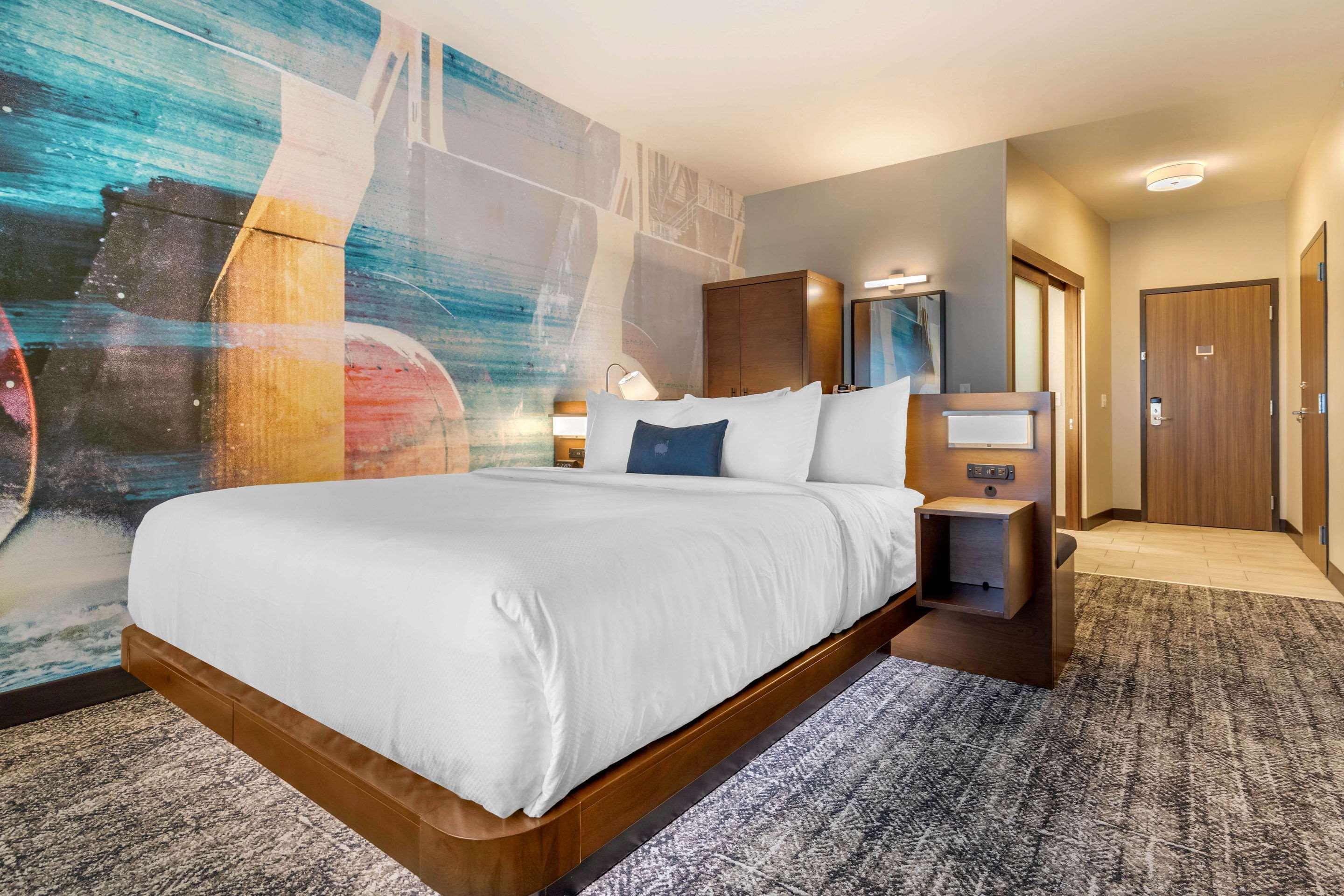 Cambria Hotel Davenport Quad Cities Беттендорф Экстерьер фото