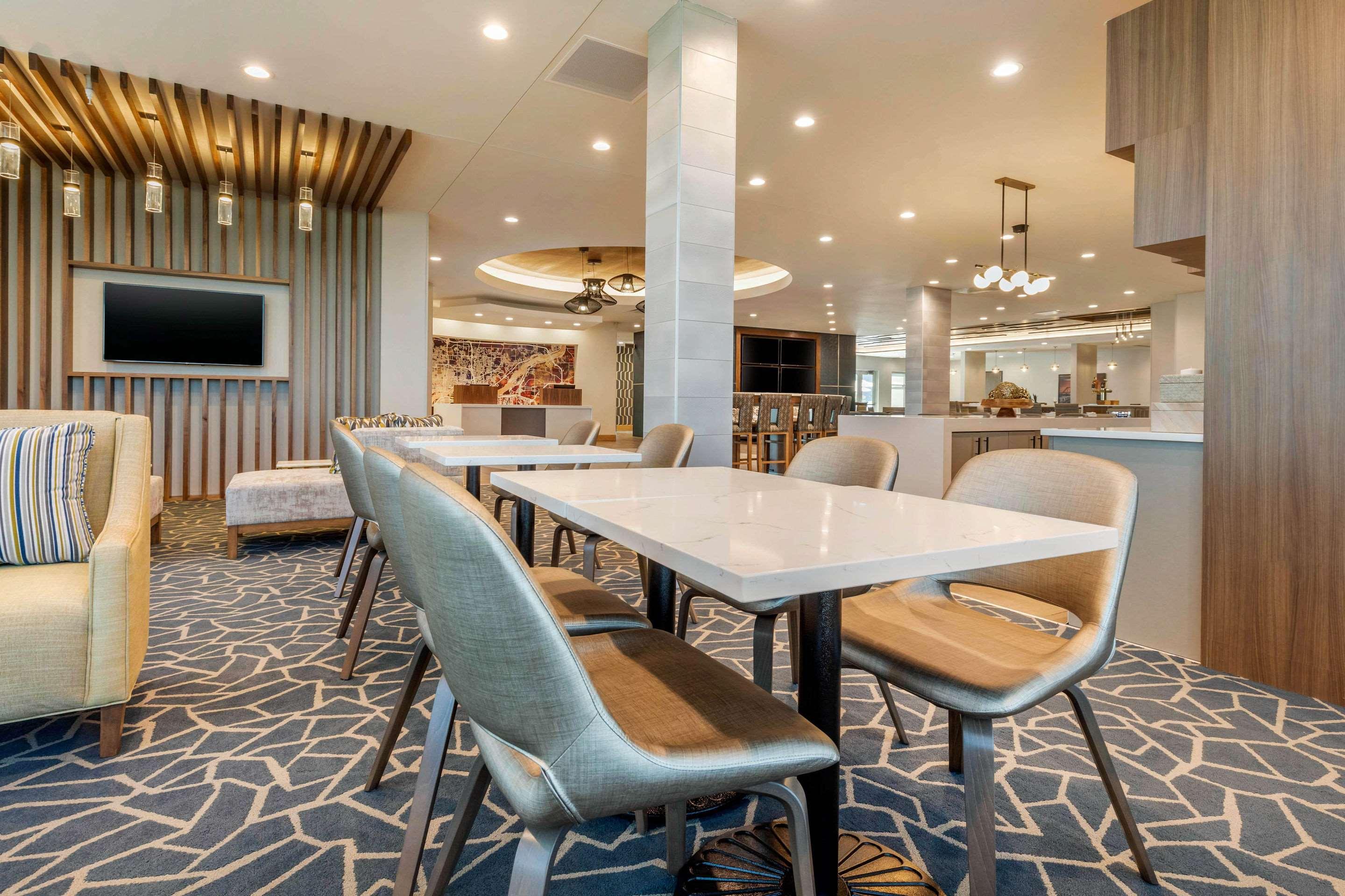 Cambria Hotel Davenport Quad Cities Беттендорф Экстерьер фото
