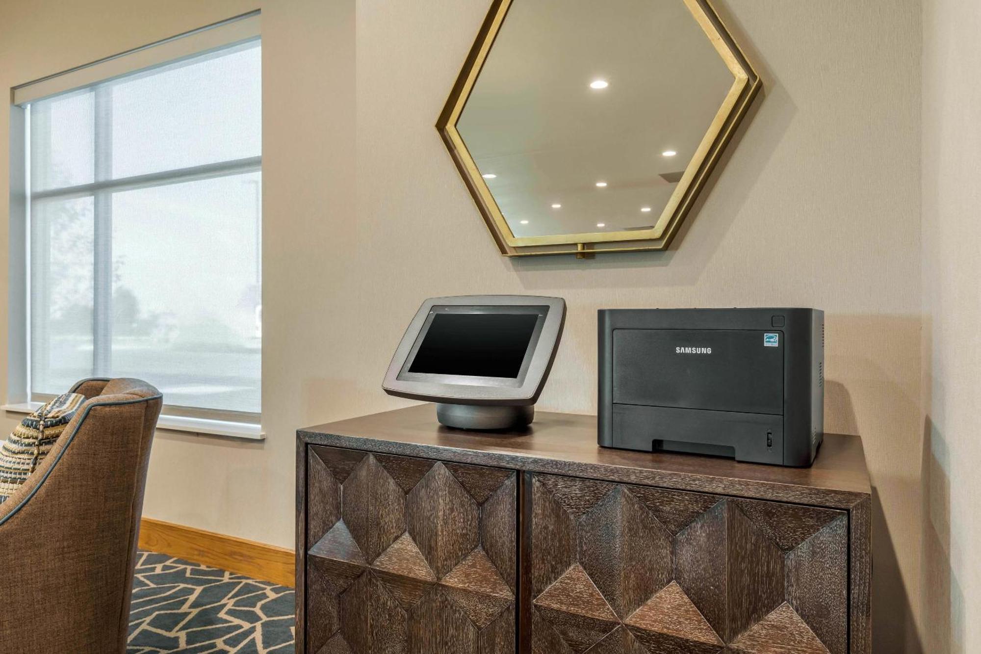 Cambria Hotel Davenport Quad Cities Беттендорф Экстерьер фото