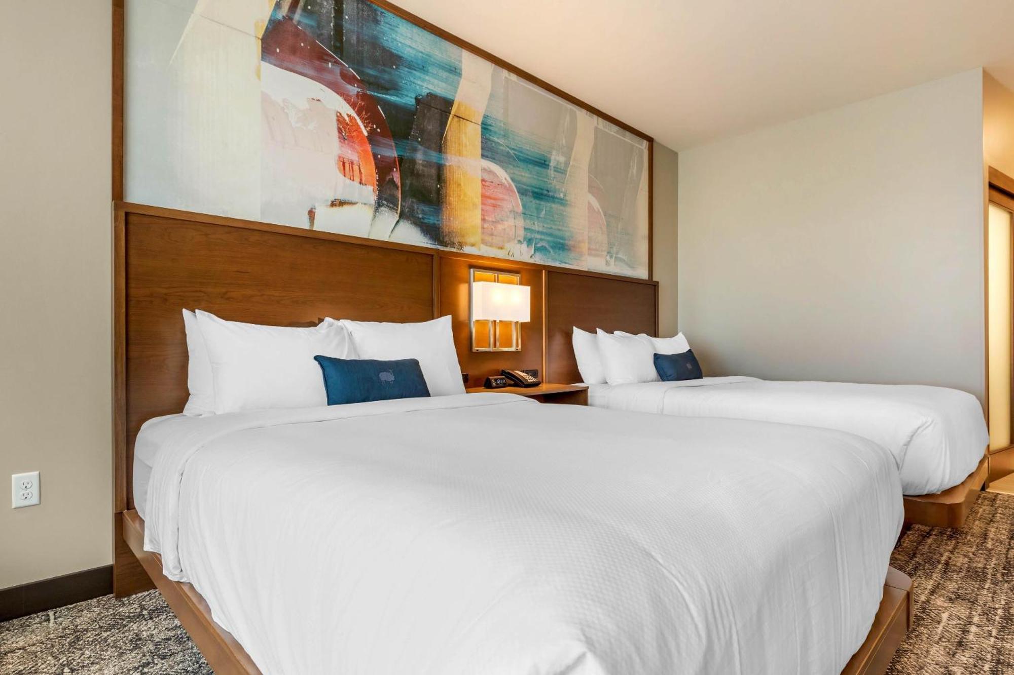 Cambria Hotel Davenport Quad Cities Беттендорф Экстерьер фото