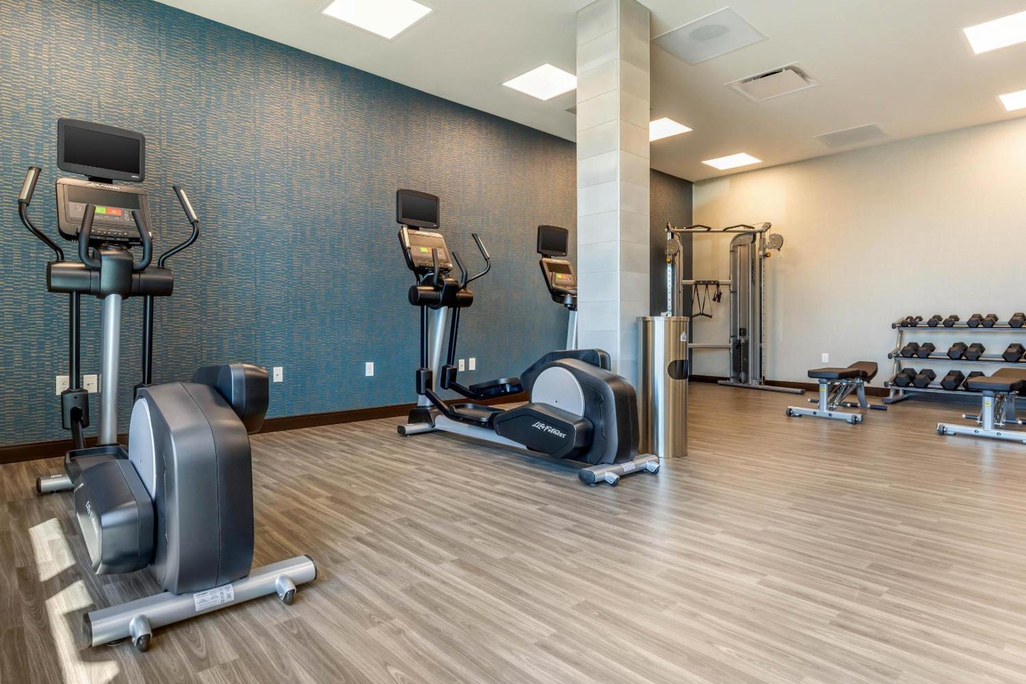 Cambria Hotel Davenport Quad Cities Беттендорф Экстерьер фото