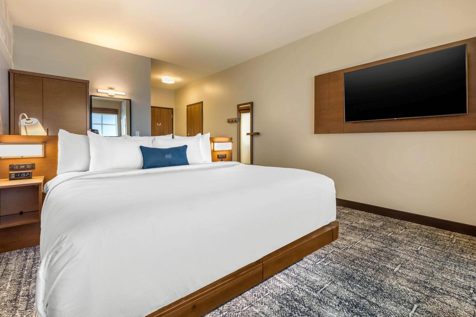 Cambria Hotel Davenport Quad Cities Беттендорф Экстерьер фото