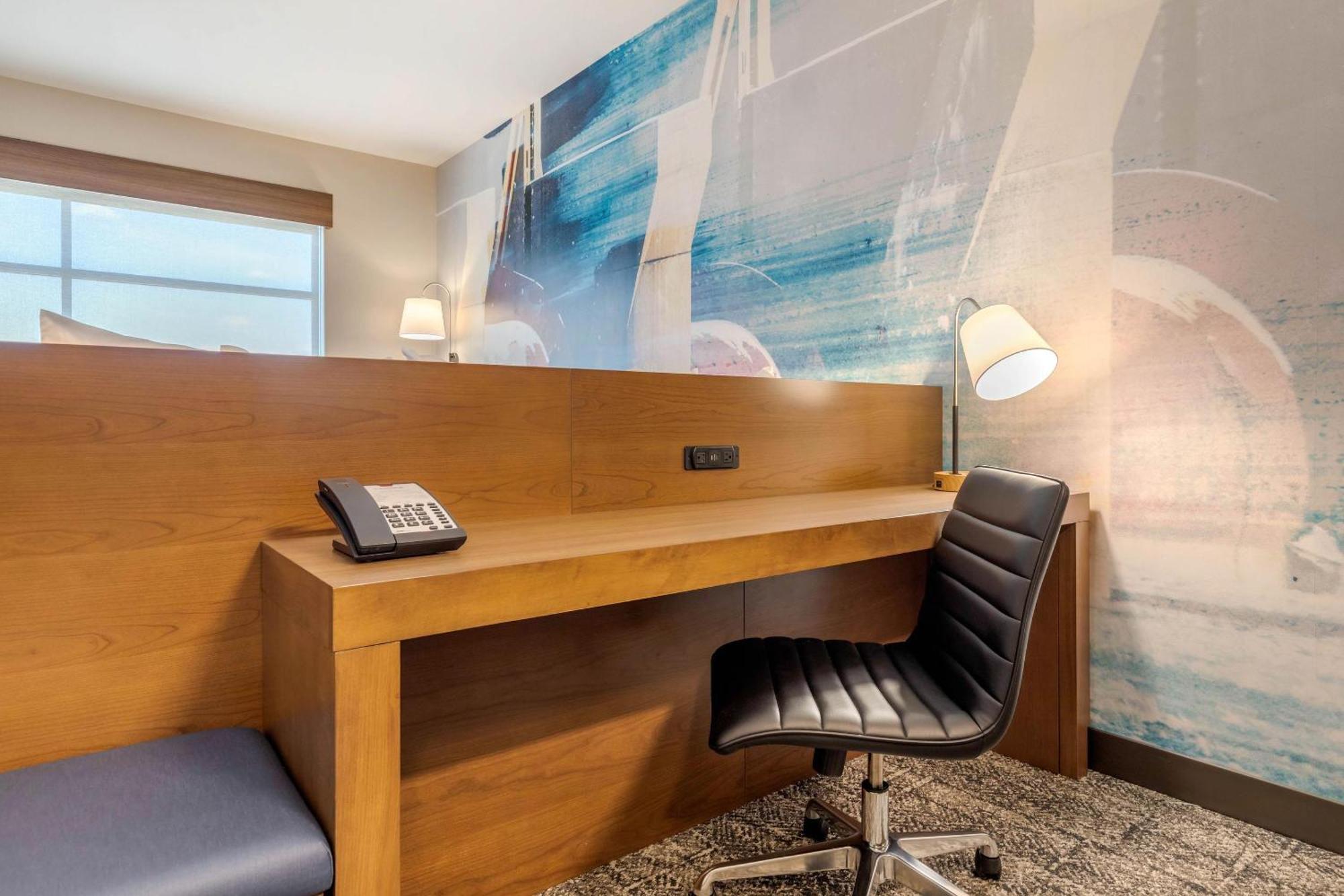 Cambria Hotel Davenport Quad Cities Беттендорф Экстерьер фото