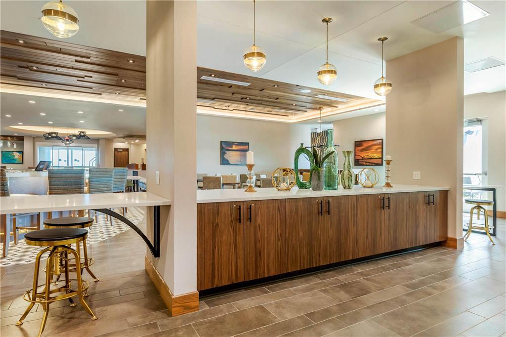 Cambria Hotel Davenport Quad Cities Беттендорф Интерьер фото