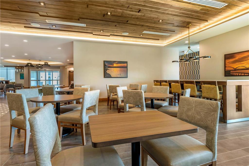 Cambria Hotel Davenport Quad Cities Беттендорф Ресторан фото