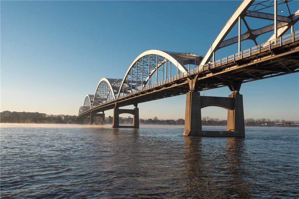 Cambria Hotel Davenport Quad Cities Беттендорф Экстерьер фото